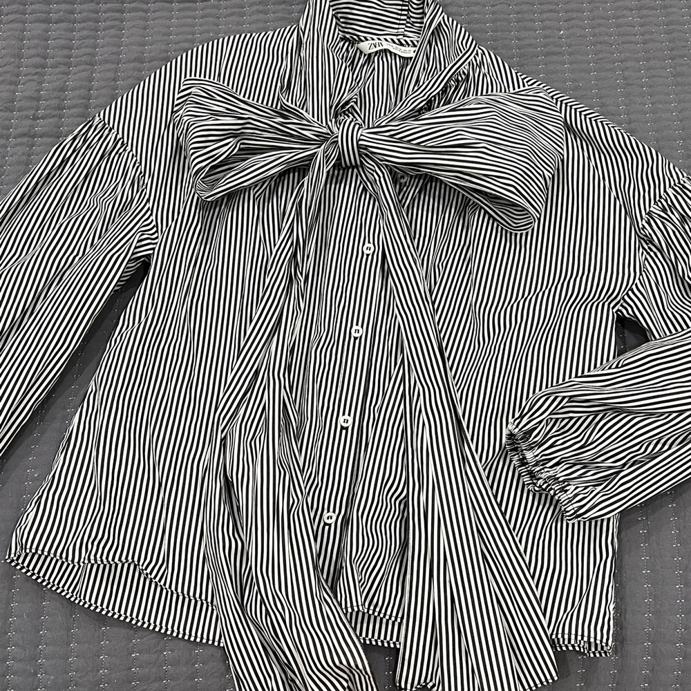 Long tie blouse - Picture 4 of 6